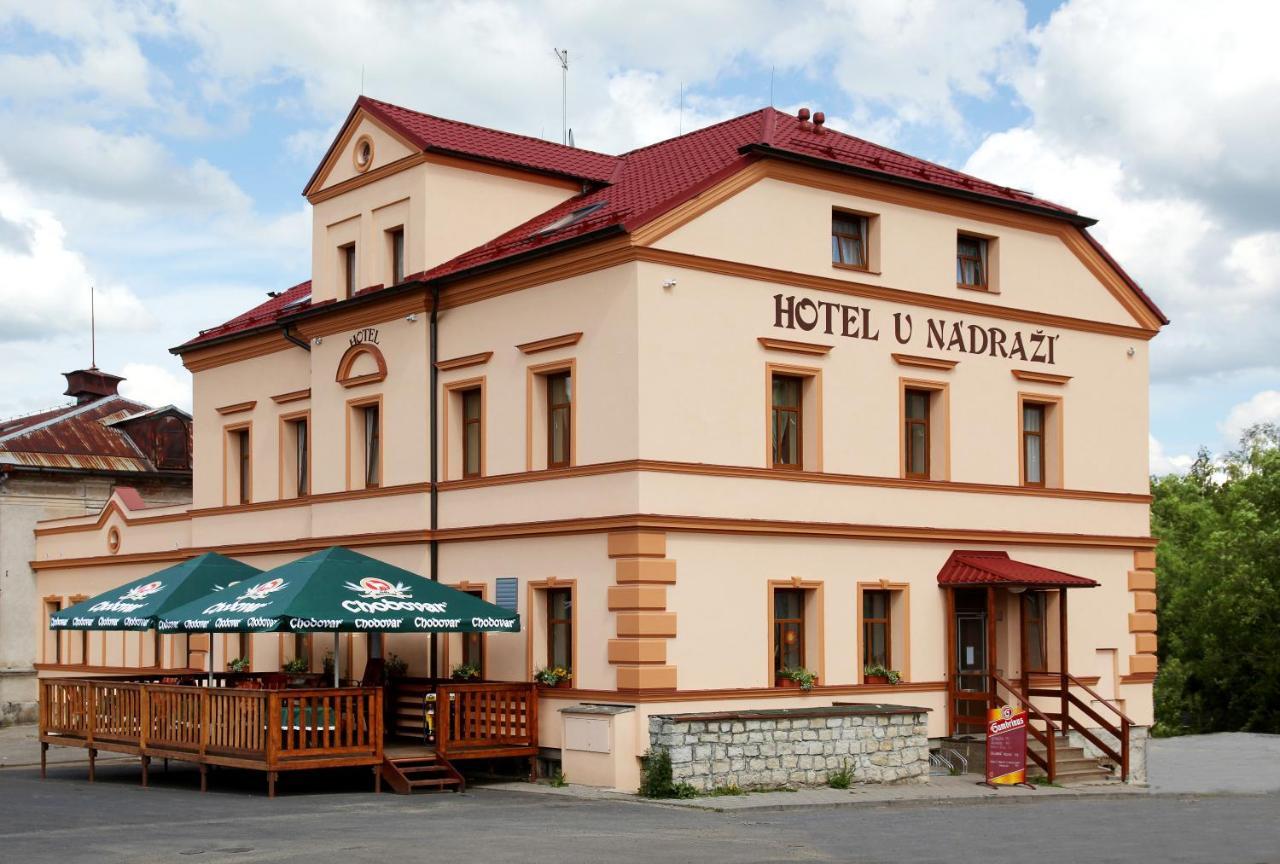 Hotel U Nádraží Město Esterno foto